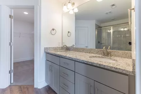 Bath - 7085 Gracious Dr, Franklin, TN 37064 photo 6 of 7