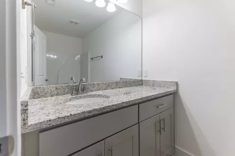 Bath - 7085 Gracious Dr, Franklin, TN 37064 photo 7 of 7