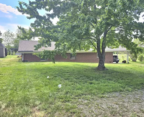 1833 New Hope Rd, Cadiz, KY 42211