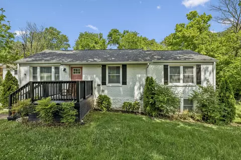 300 Finley Dr, Nashville, TN 37217