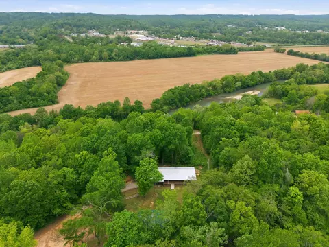309 River Bluff Rd, Linden, TN 37096