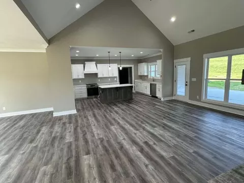Living - 65 Hullender Rd, Ringgold, GA 30736 photo 2 of 4