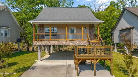 566 Tanasi Tr, Pigeon Forge, TN 37863