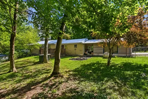 135 Peach Tree Cir, Wartburg, TN 37887