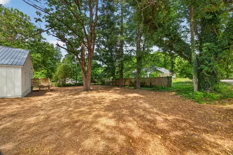 Exterior - 408 3rd Ave N, Baxter, TN 38544 photo 5 of 10