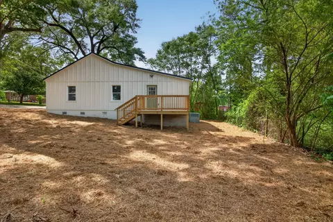 Exterior - 408 3rd Ave N, Baxter, TN 38544 photo 9 of 10