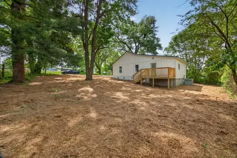 Exterior - 408 3rd Ave N, Baxter, TN 38544 photo 8 of 10