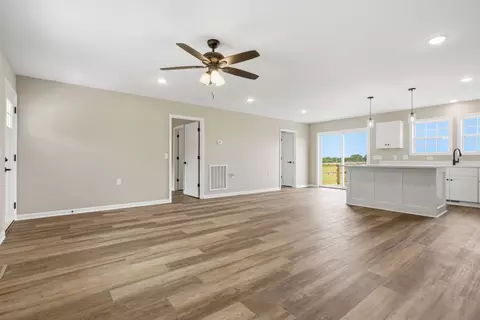Living - 193 Rigling Rd, Loretto, TN 38469 photo 3 of 4