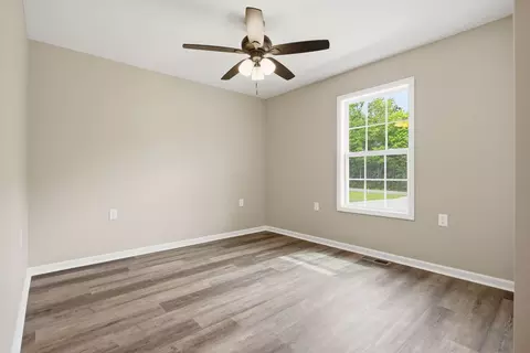 Bedroom - 193 Rigling Rd, Loretto, TN 38469 photo 4 of 7