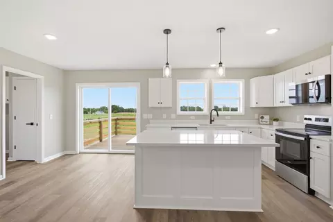 Kitchen - 193 Rigling Rd, Loretto, TN 38469 photo 2 of 4