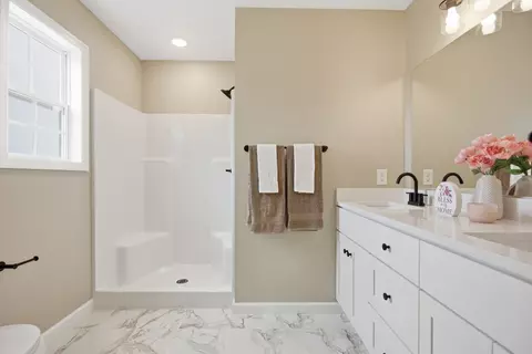 Bath - 193 Rigling Rd, Loretto, TN 38469 photo 1 of 5