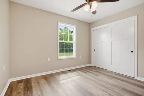 Bedroom - 193 Rigling Rd, Loretto, TN 38469 photo 5 of 7