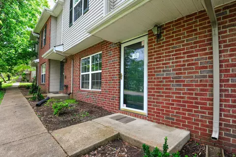 110 Waterview Dr, Hendersonville, TN 37075