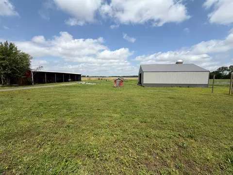 Exterior - 2600 State Line Rd W, Hazel, KY 42049 photo 6 of 20