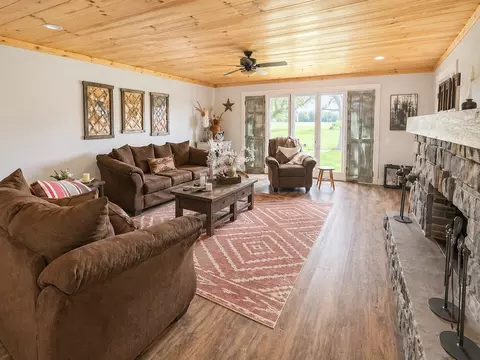 Living - 2600 State Line Rd W, Hazel, KY 42049 photo 2 of 5