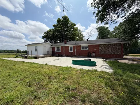 Exterior - 2600 State Line Rd W, Hazel, KY 42049 photo 5 of 20