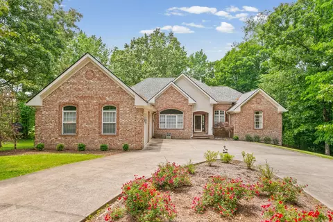 107 Legends Dr, Springville, TN 38256
