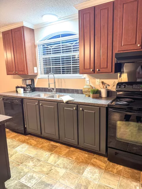 Kitchen - 181 Duke Rd, Dickson, TN 37055 photo 1 of 2