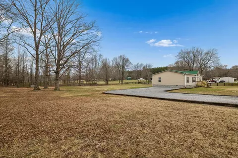 Exterior - 181 Duke Rd, Dickson, TN 37055 photo 1 of 5