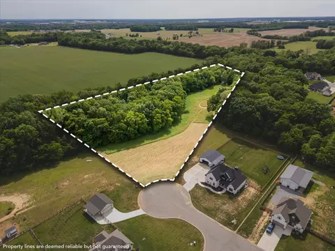 4492 Crossroads Dr, Clarksville, TN 37040