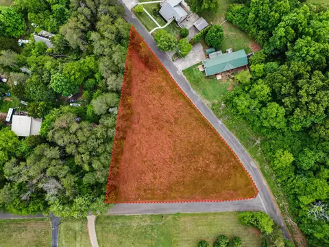1107 Evergreen Trl, Dandridge, TN 37725