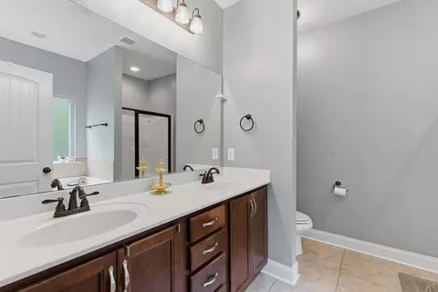 Bath - 2004 Chapel Ct, Murfreesboro, TN 37128 photo 1 of 3