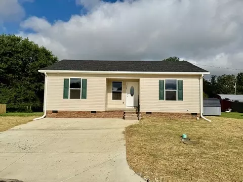2 Chastain St W, Tullahoma, TN 37388