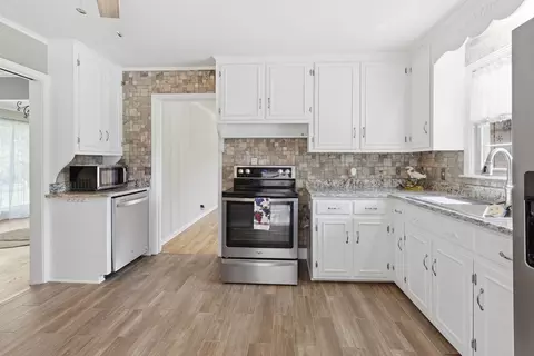 Kitchen - 210 S Sequoia Dr, Springfield, TN 37172 photo 2 of 2