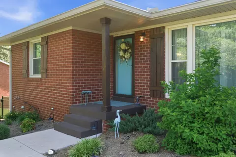 Exterior - 210 S Sequoia Dr, Springfield, TN 37172 photo 2 of 8