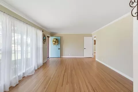 Living - 210 S Sequoia Dr, Springfield, TN 37172 photo 3 of 5