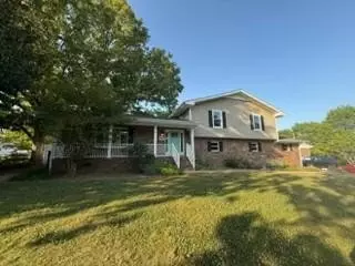1737 Lake Wood Cir, Hixson, TN 37343