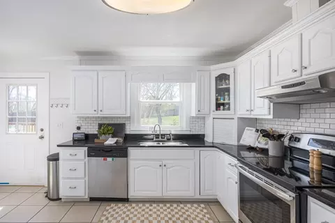 Kitchen - 500 Vantrease Rd, Madison, TN 37115 photo 1 of 2