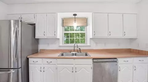 Kitchen - 34 L Mitchell Rd, Kelso, TN 37348 photo 2 of 3