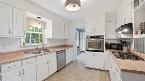 Kitchen - 34 L Mitchell Rd, Kelso, TN 37348 photo 3 of 3