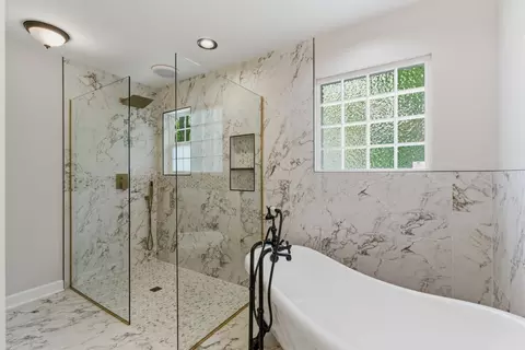Bath - 7229 Dice Lampley Rd, Fairview, TN 37062 photo 1 of 5