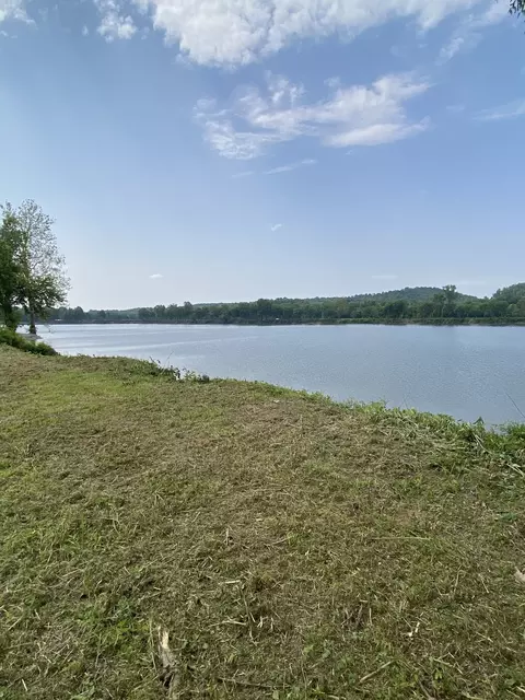279 Hardin Bottom River Rd, Clifton, TN 38425