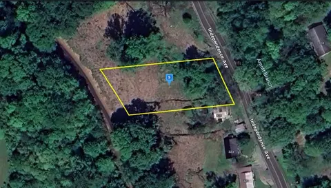 327 Independence Ave, Mount Carmel, TN 37645