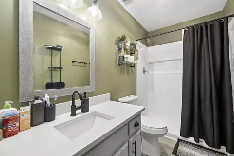 Bath - 3409 Dutton Ct, Murfreesboro, TN 37130 photo 1 of 2