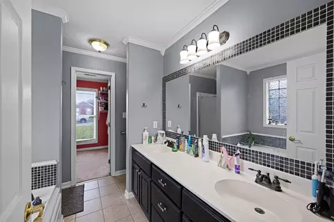 Bath - 7 Matrix Cv, Jackson, TN 38305 photo 1 of 2