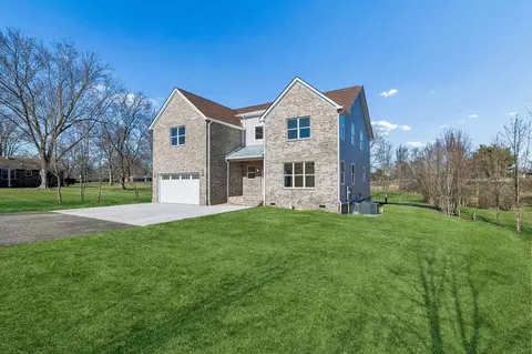 1054 Nichols Cir E, Gallatin, TN 37066
