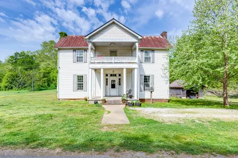 2012 Hoovers Rd, Duck River, TN 38454