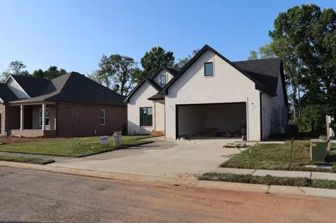 730 Southern Pine Trl, Clarksville, TN 37043