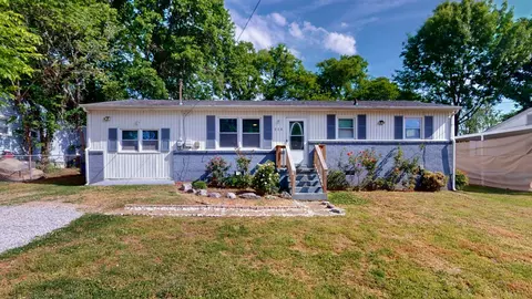 215 Chestnut Dr, Shelbyville, TN 37160