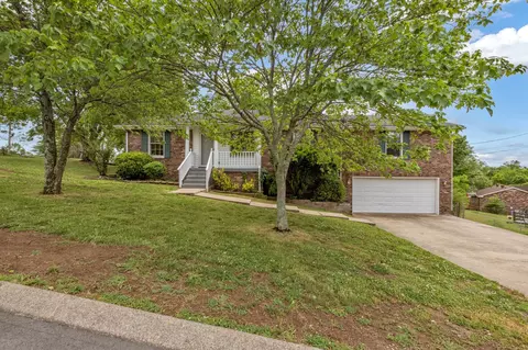 101 Forest Meadows Dr, Hendersonville, TN 37075