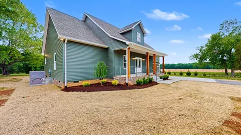 Exterior - 5045 Hyde Rd, Springfield, TN 37172 photo 4 of 9