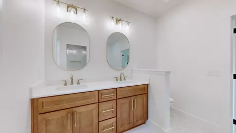 Bath - 5045 Hyde Rd, Springfield, TN 37172 photo 1 of 5