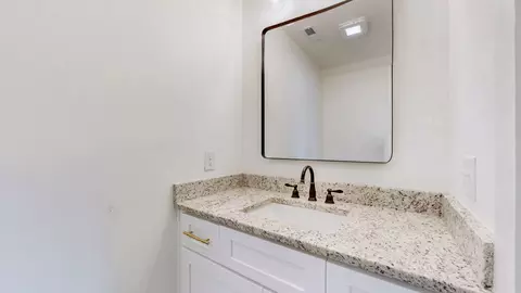Bath - 5045 Hyde Rd, Springfield, TN 37172 photo 5 of 5