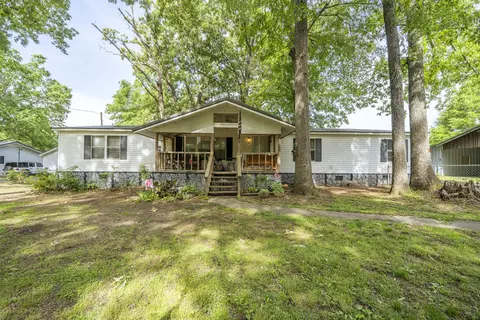 90 Shady Ln, Saltillo, TN 38370