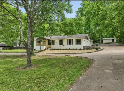 1622 Woodside Dr, Lebanon, TN 37087