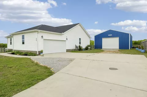 Exterior - 506 N Point Dr, Summertown, TN 38483 photo 6 of 7